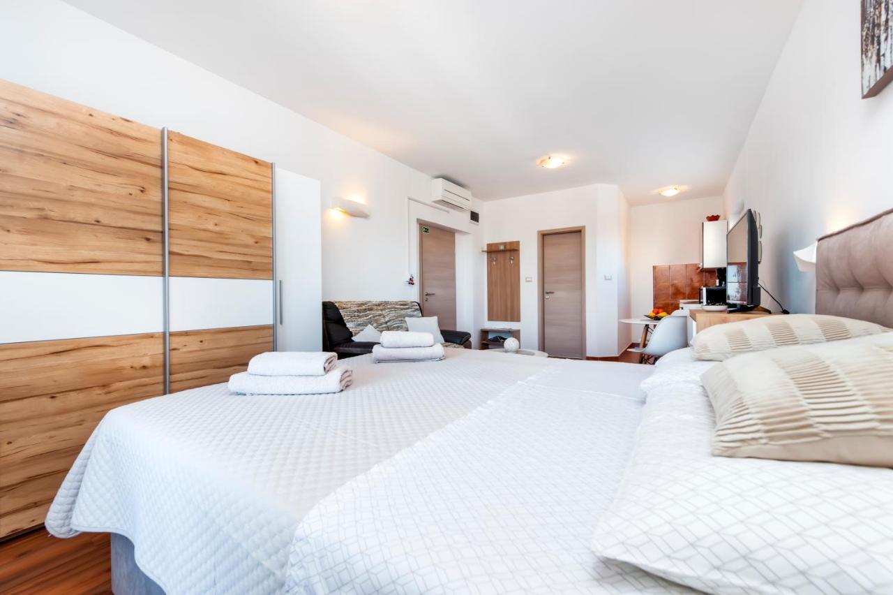 Apartments & Room Anita Rovinj Exterior photo